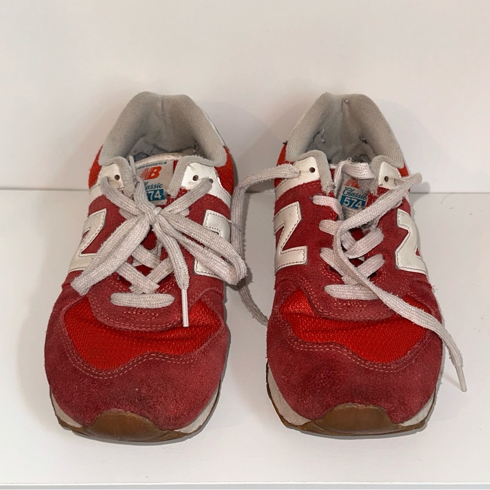 Boys size 5.5 New Balance classic 574 sneakers